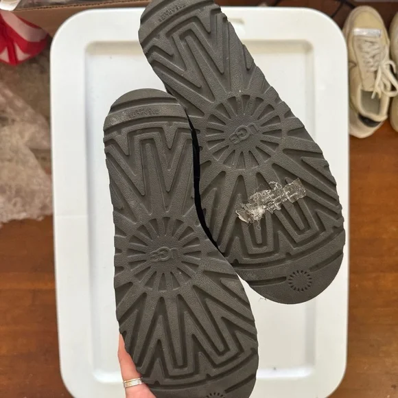 UGG Classic Femme Wedge Bootie - Picture 4 of 6